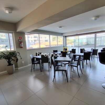 Cobertura com 113m², 3 quartos (sendo 2 suítes), 3 garagens, no bairro Coqueiros em Florianópolis