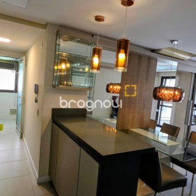 Apartamento com 82m², 3 quartos (sendo 1 suíte), 2 garagens, no bairro Itacorubi em Florianópolis