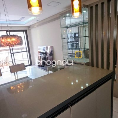 Apartamento com 82m², 3 quartos (sendo 1 suíte), 2 garagens, no bairro Itacorubi em Florianópolis