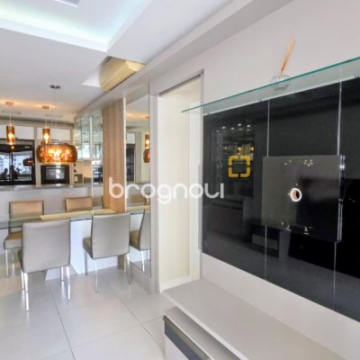 Apartamento com 82m², 3 quartos (sendo 1 suíte), 2 garagens, no bairro Itacorubi em Florianópolis