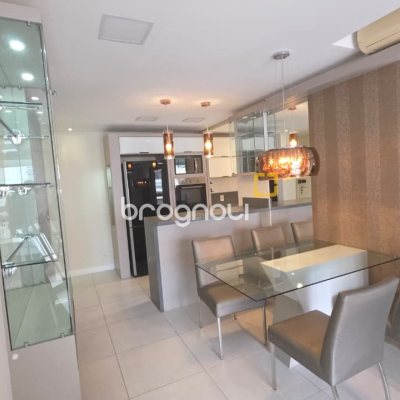 Apartamento com 82m², 3 quartos (sendo 1 suíte), 2 garagens, no bairro Itacorubi em Florianópolis