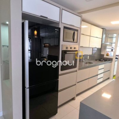 Apartamento com 82m², 3 quartos (sendo 1 suíte), 2 garagens, no bairro Itacorubi em Florianópolis