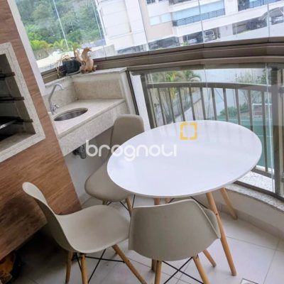 Apartamento com 82m², 3 quartos (sendo 1 suíte), 2 garagens, no bairro Itacorubi em Florianópolis