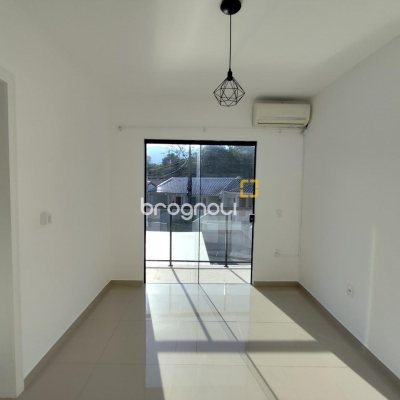 Casa com 124m², 3 quartos (sendo 1 suíte), 2 garagens, no bairro Potecas em São José
