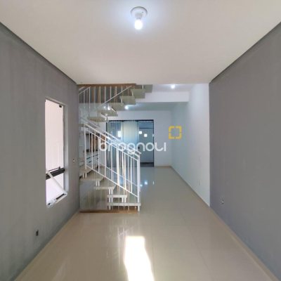 Casa com 124m², 3 quartos (sendo 1 suíte), 2 garagens, no bairro Potecas em São José