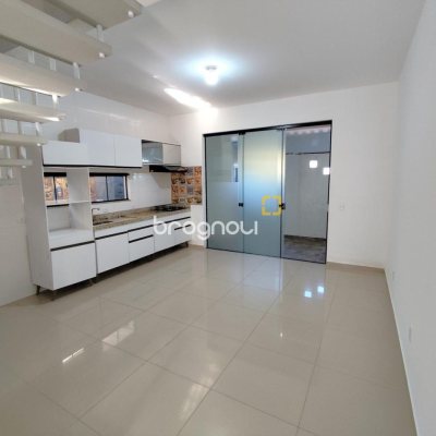 Casa com 124m², 3 quartos (sendo 1 suíte), 2 garagens, no bairro Potecas em São José