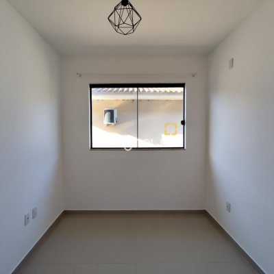 Casa com 124m², 3 quartos (sendo 1 suíte), 2 garagens, no bairro Potecas em São José