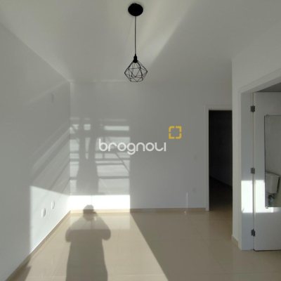 Casa com 124m², 3 quartos (sendo 1 suíte), 2 garagens, no bairro Potecas em São José