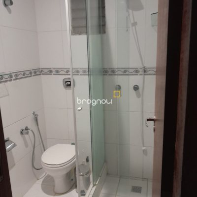 Casa com 230m², 5 quartos (sendo 2 suítes), 3 garagens, no bairro Lagoa da Conceição em Florianópolis