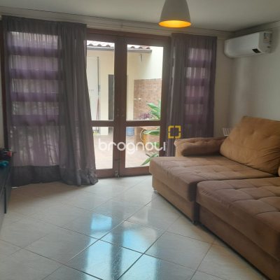 Casa com 230m², 5 quartos (sendo 2 suítes), 3 garagens, no bairro Lagoa da Conceição em Florianópolis