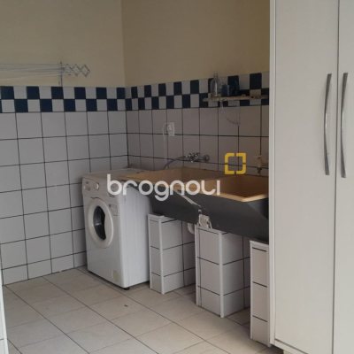 Casa com 230m², 5 quartos (sendo 2 suítes), 3 garagens, no bairro Lagoa da Conceição em Florianópolis