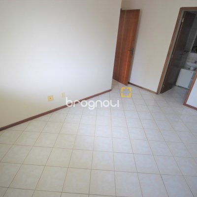 Apartamento com 61m², 2 quartos (sendo 1 suíte), 1 garagem, no bairro Itacorubi em Florianópolis