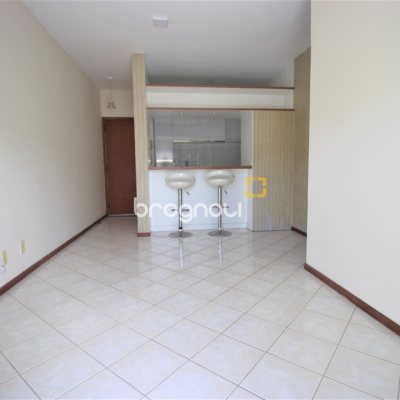 Apartamento com 61m², 2 quartos (sendo 1 suíte), 1 garagem, no bairro Itacorubi em Florianópolis