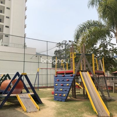 Apartamento com 61m², 2 quartos (sendo 1 suíte), 1 garagem, no bairro Itacorubi em Florianópolis