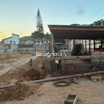 Apartamento com 81m², 1 quarto (sendo 1 suíte), 1 garagem, no bairro Campeche em Florianópolis