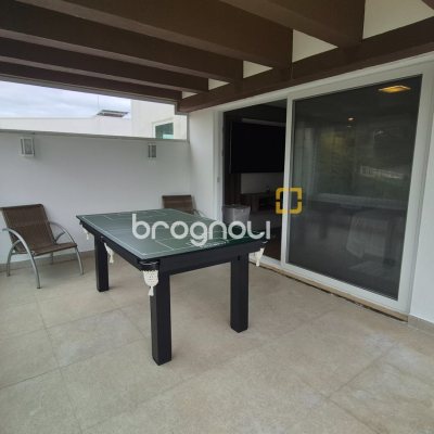 Cobertura com 311m², 4 quartos (sendo 4 suítes), 4 garagens, no bairro Canajurê em Florianópolis