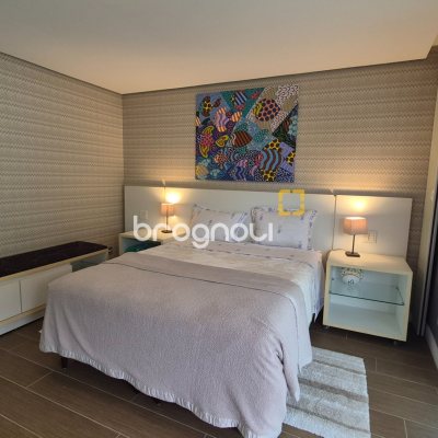 Cobertura com 311m², 4 quartos (sendo 4 suítes), 4 garagens, no bairro Canajurê em Florianópolis
