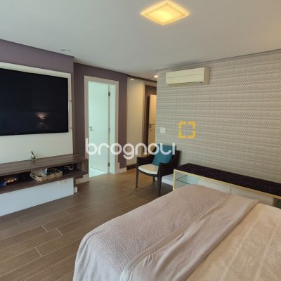 Cobertura com 311m², 4 quartos (sendo 4 suítes), 4 garagens, no bairro Canajurê em Florianópolis