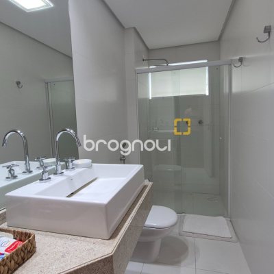 Cobertura com 311m², 4 quartos (sendo 4 suítes), 4 garagens, no bairro Canajurê em Florianópolis