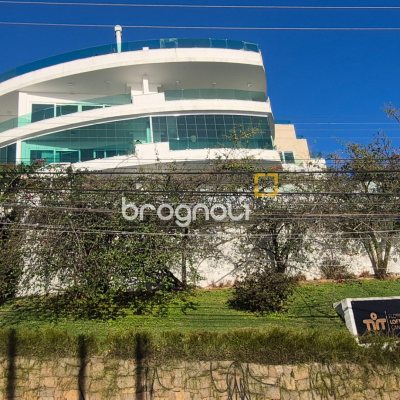 Cobertura com 311m², 4 quartos (sendo 4 suítes), 4 garagens, no bairro Canajurê em Florianópolis