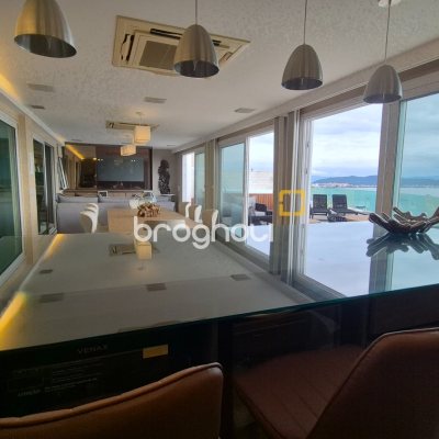 Cobertura com 311m², 4 quartos (sendo 4 suítes), 4 garagens, no bairro Canajurê em Florianópolis