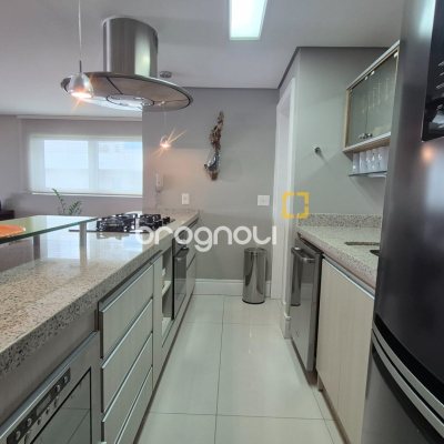 Cobertura com 311m², 4 quartos (sendo 4 suítes), 4 garagens, no bairro Canajurê em Florianópolis