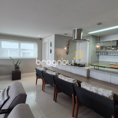 Cobertura com 311m², 4 quartos (sendo 4 suítes), 4 garagens, no bairro Canajurê em Florianópolis