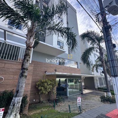 Apartamento com 71m², 2 quartos (sendo 1 suíte), 1 garagem, no bairro Praia Comprida em São José