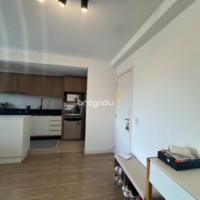 Apartamento com 71m², 2 quartos (sendo 1 suíte), 1 garagem, no bairro Praia Comprida em São José