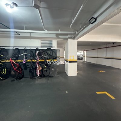 Apartamento com 71m², 2 quartos (sendo 1 suíte), 1 garagem, no bairro Praia Comprida em São José