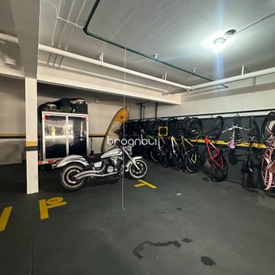 Apartamento com 71m², 2 quartos (sendo 1 suíte), 1 garagem, no bairro Praia Comprida em São José