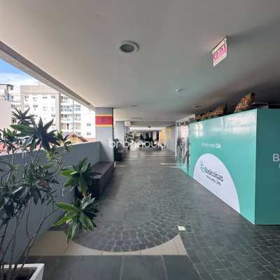 Apartamento com 71m², 2 quartos (sendo 1 suíte), 1 garagem, no bairro Praia Comprida em São José
