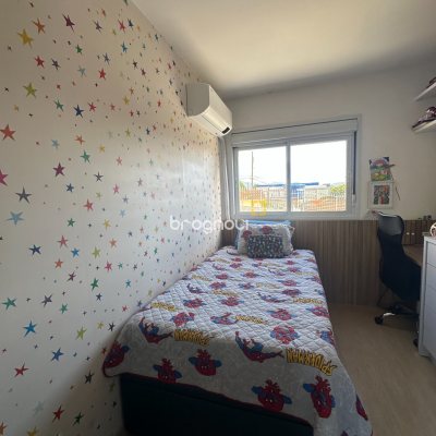 Apartamento com 71m², 2 quartos (sendo 1 suíte), 1 garagem, no bairro Praia Comprida em São José