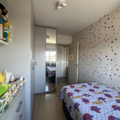 Apartamento com 71m², 2 quartos (sendo 1 suíte), 1 garagem, no bairro Praia Comprida em São José