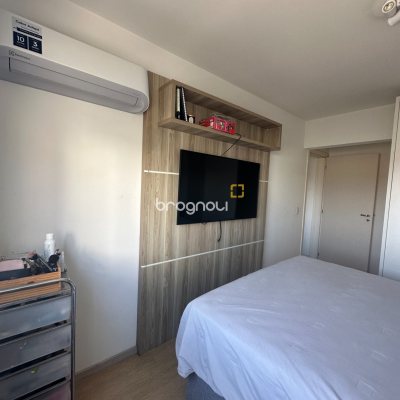 Apartamento com 71m², 2 quartos (sendo 1 suíte), 1 garagem, no bairro Praia Comprida em São José