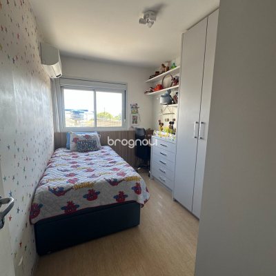 Apartamento com 71m², 2 quartos (sendo 1 suíte), 1 garagem, no bairro Praia Comprida em São José