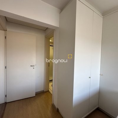 Apartamento com 71m², 2 quartos (sendo 1 suíte), 1 garagem, no bairro Praia Comprida em São José