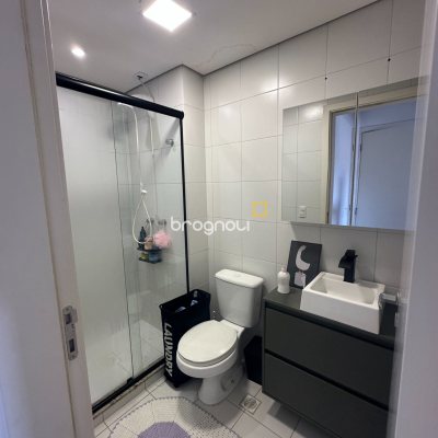 Apartamento com 71m², 2 quartos (sendo 1 suíte), 1 garagem, no bairro Praia Comprida em São José