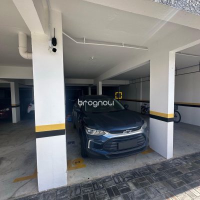 Apartamento com 71m², 2 quartos (sendo 1 suíte), 1 garagem, no bairro Praia Comprida em São José