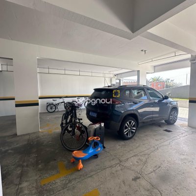 Apartamento com 71m², 2 quartos (sendo 1 suíte), 1 garagem, no bairro Praia Comprida em São José
