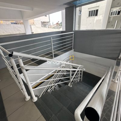 Apartamento com 71m², 2 quartos (sendo 1 suíte), 1 garagem, no bairro Praia Comprida em São José