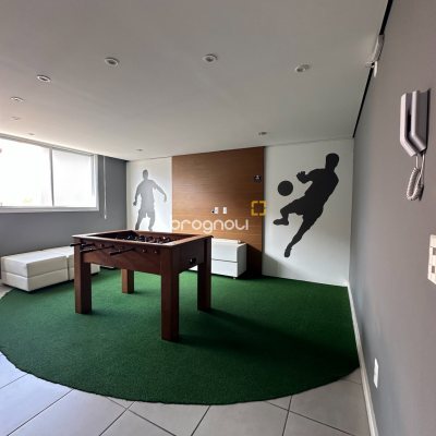 Apartamento com 71m², 2 quartos (sendo 1 suíte), 1 garagem, no bairro Praia Comprida em São José