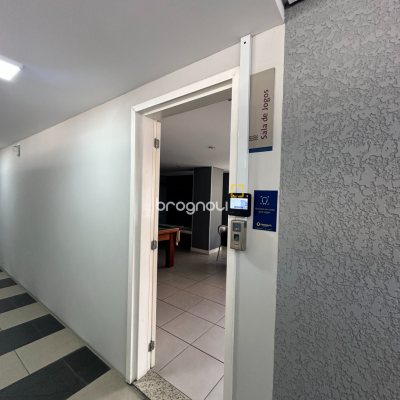 Apartamento com 71m², 2 quartos (sendo 1 suíte), 1 garagem, no bairro Praia Comprida em São José
