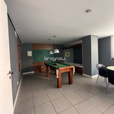 Apartamento com 71m², 2 quartos (sendo 1 suíte), 1 garagem, no bairro Praia Comprida em São José