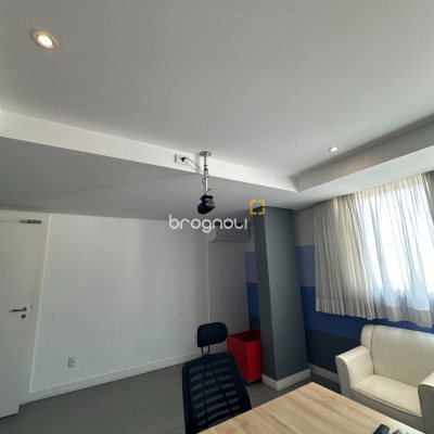 Apartamento com 71m², 2 quartos (sendo 1 suíte), 1 garagem, no bairro Praia Comprida em São José