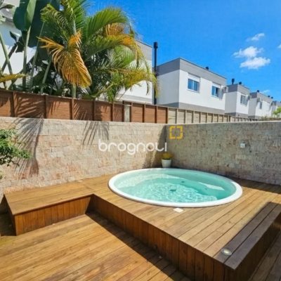 Casa com 130m², 3 quartos (sendo 1 suíte), 2 garagens, no bairro Campeche em Florianópolis