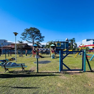 Casa com 130m², 3 quartos (sendo 1 suíte), 2 garagens, no bairro Campeche em Florianópolis