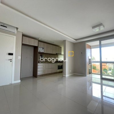 Apartamento com 83m², 3 quartos (sendo 1 suíte), 1 garagem, no bairro Canasvieiras em Florianópolis