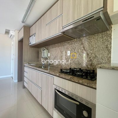 Apartamento com 83m², 3 quartos (sendo 1 suíte), 1 garagem, no bairro Canasvieiras em Florianópolis