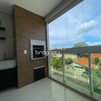 Apartamento com 83m², 3 quartos (sendo 1 suíte), 1 garagem, no bairro Canasvieiras em Florianópolis